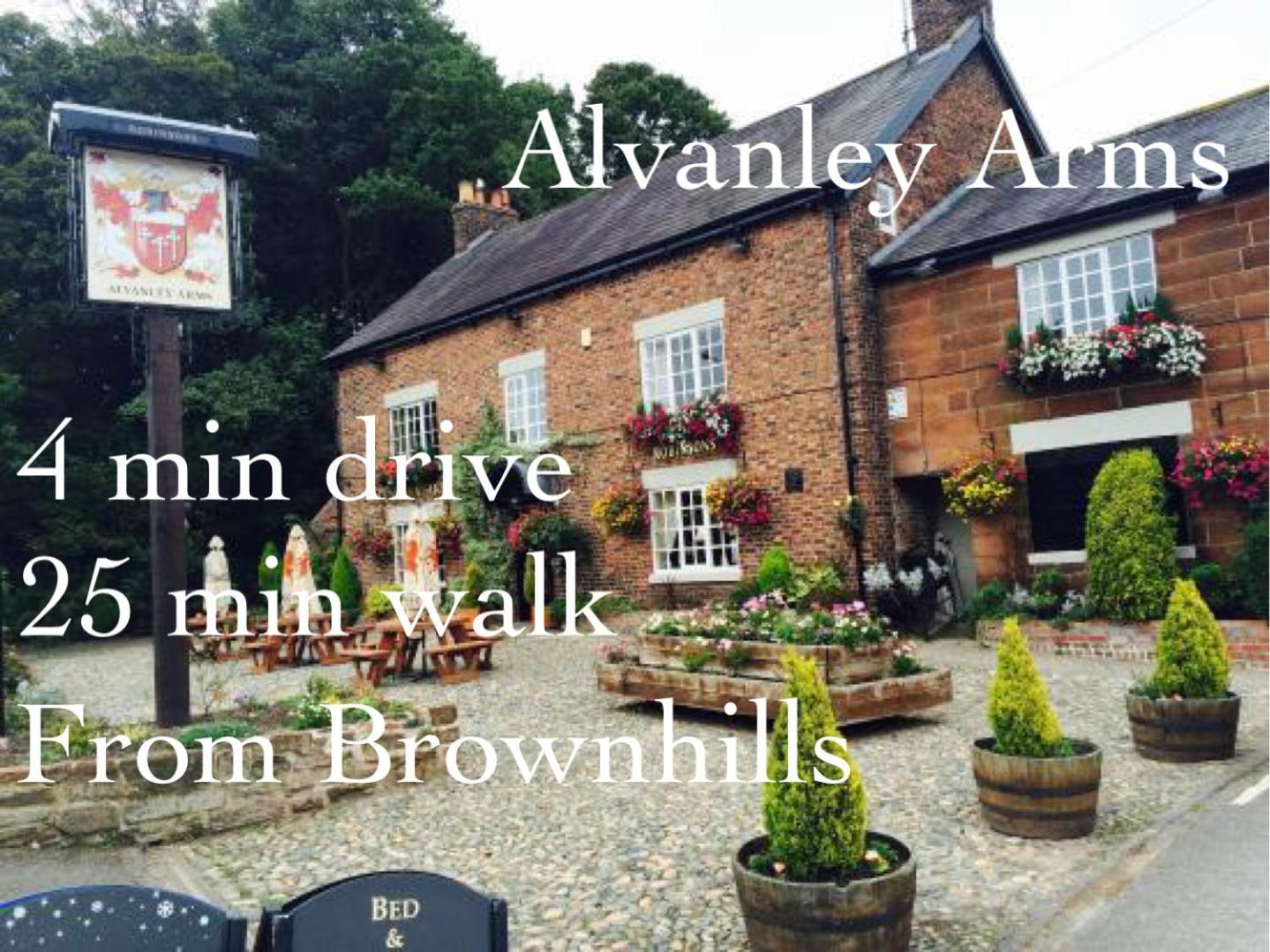 Brownhills Villa Eaton  ภายนอก รูปภาพ
