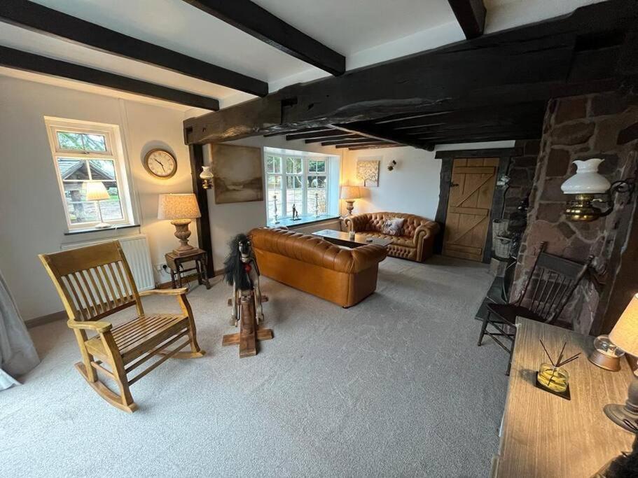 Brownhills Villa Eaton  ภายนอก รูปภาพ