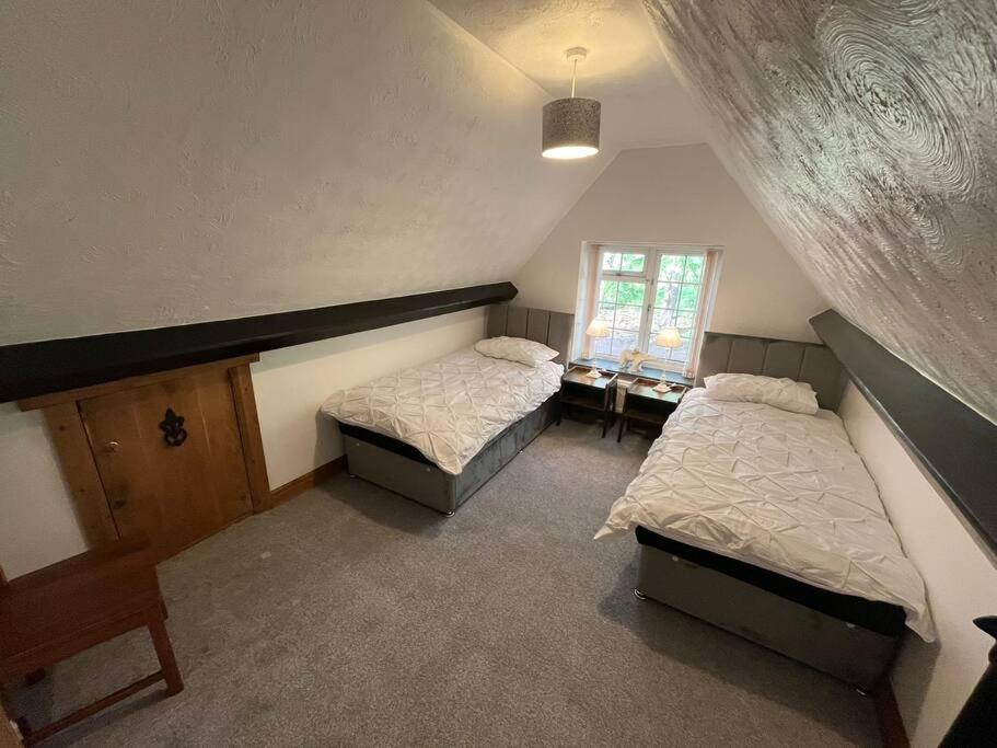 Brownhills Villa Eaton  ภายนอก รูปภาพ