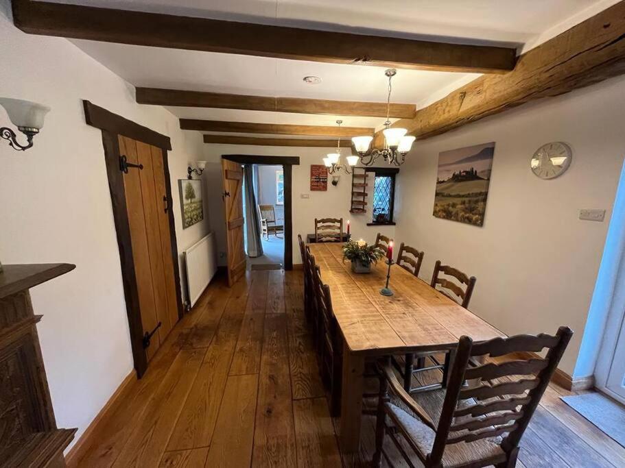 Brownhills Villa Eaton  ภายนอก รูปภาพ