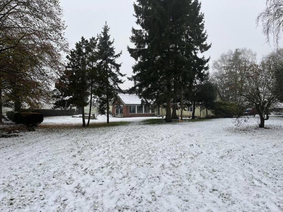 Brownhills Villa Eaton  ภายนอก รูปภาพ