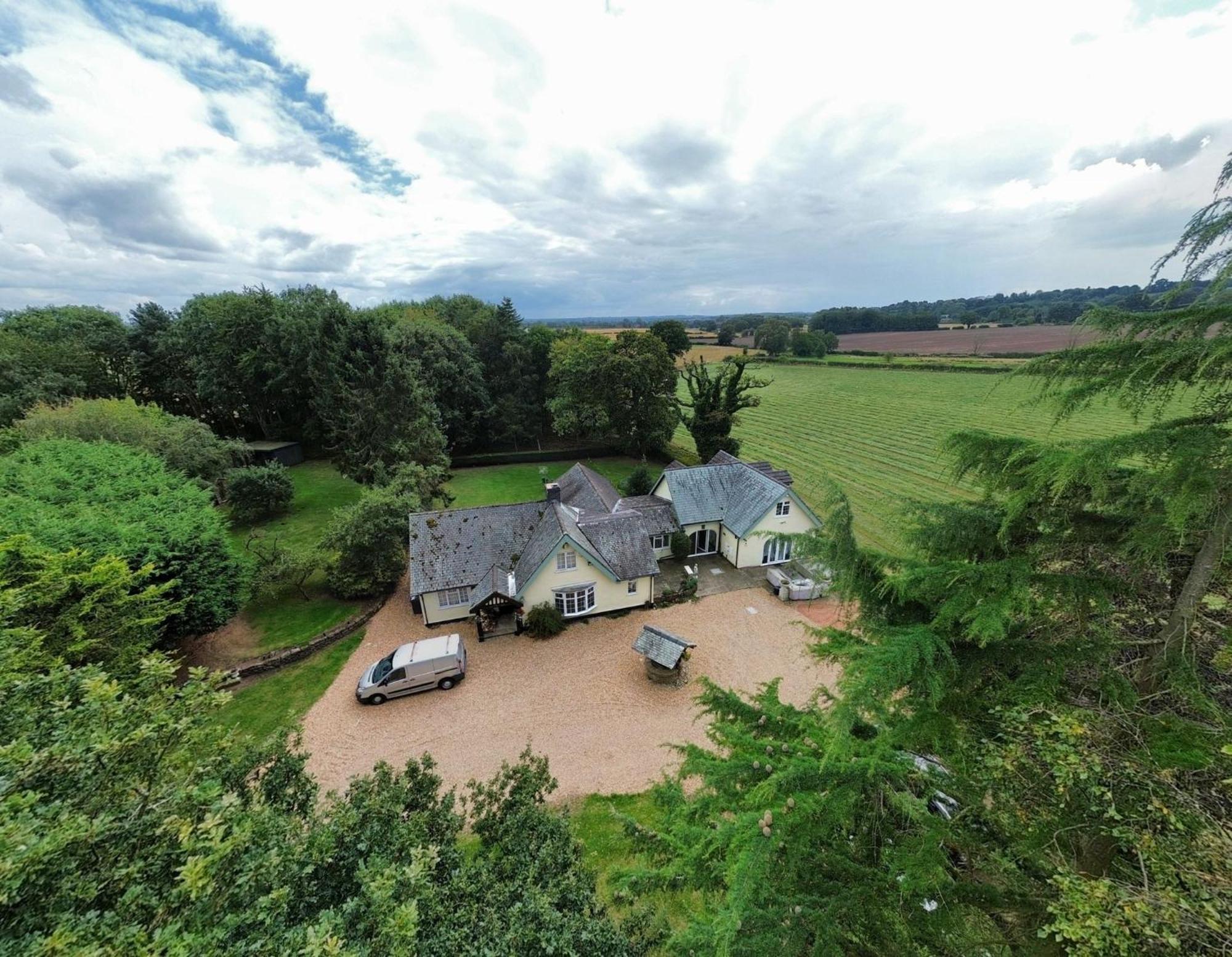Brownhills Villa Eaton  ภายนอก รูปภาพ